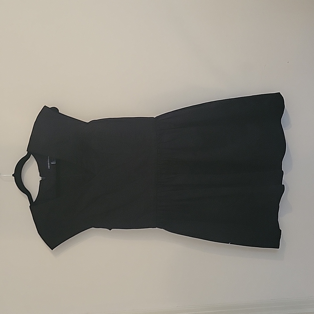 Supper flattering black dress